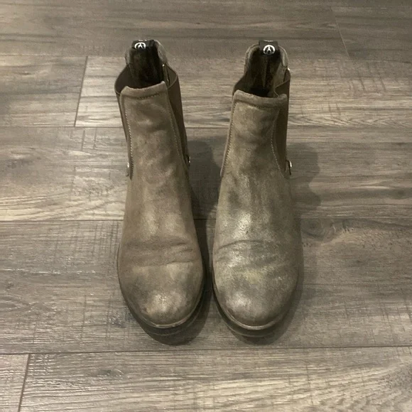 Wishbone Booties - Picture 1 of 7